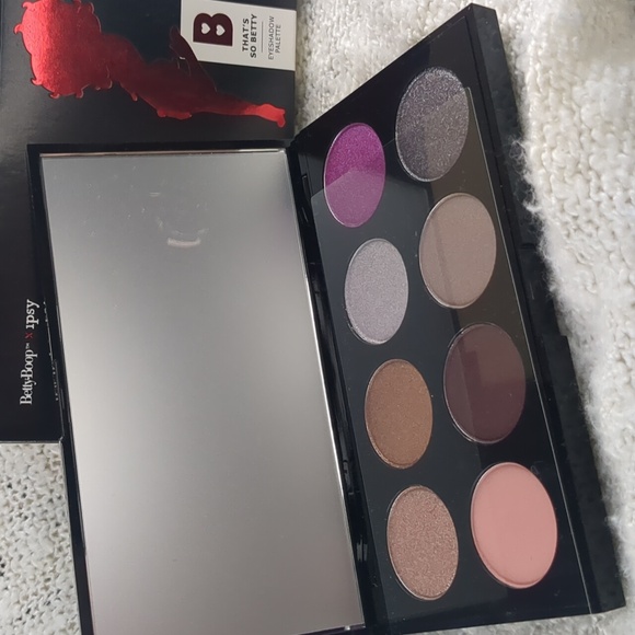 BETTY BOOP x ipsy That's So Betty Eyeshadow Palette, 12g/0.42oz - Picture 2 of 15
